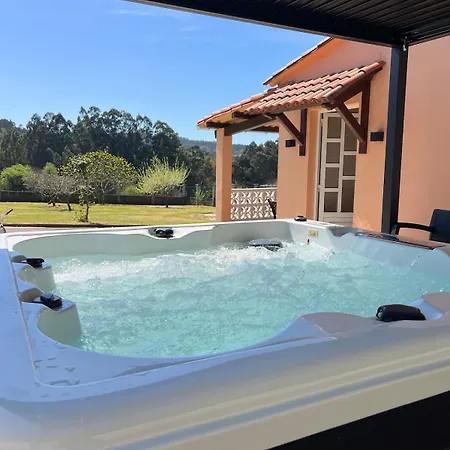 בית נופש Casa Con Piscina Y Jacuzzi Abegondo A Coruna *