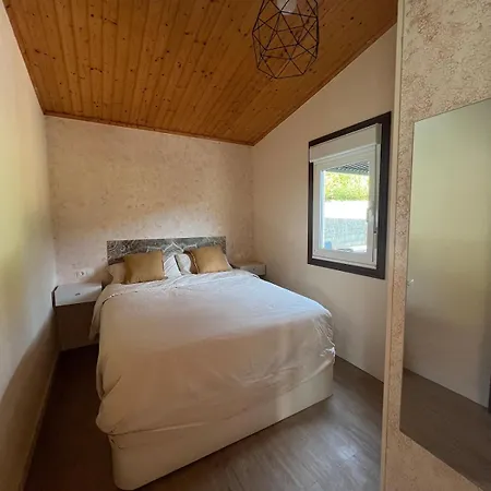 בית נופש Casa Con Piscina Y Jacuzzi Abegondo A Coruna